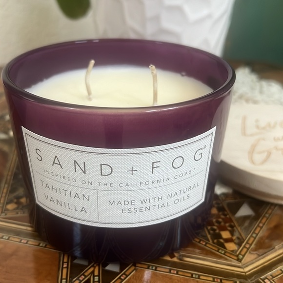 Tahitian Vanilla Scented Candle - Picture 7 of 16